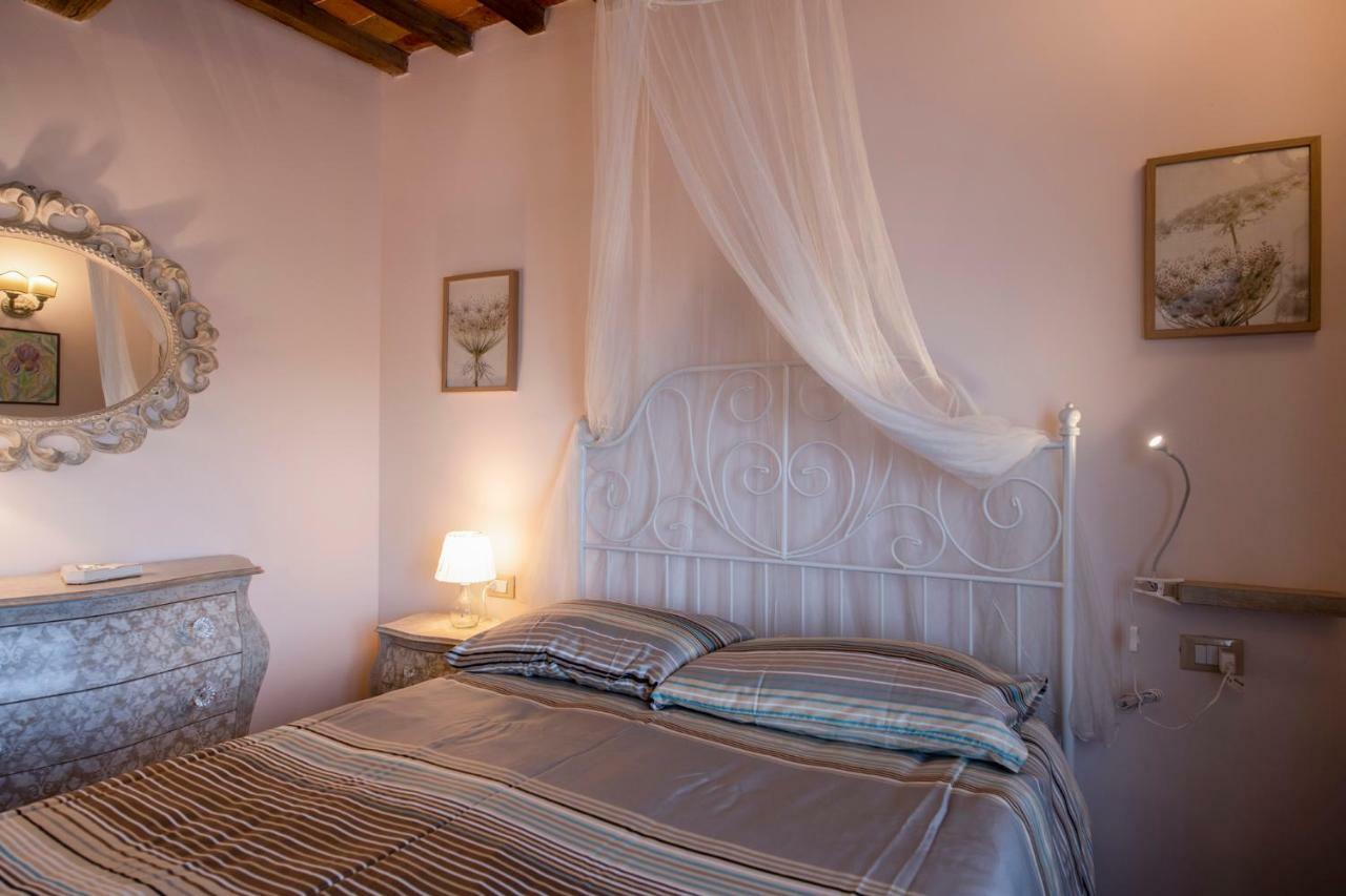 La Casina Di Pia Apartman Montieri Kültér fotó